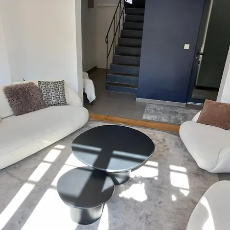 Ferienhaus Beautiful Vacation With Private Pool In The Heart Of The Of Avignon, Sleeps 8.