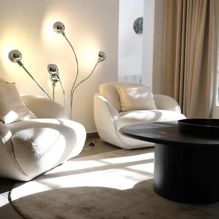 Beautiful Vacation With Private Pool In The Heart Of The Of Avignon, Sleeps 8. Ferienhaus *