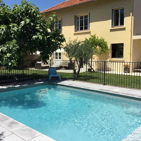 Ferienhaus Beautiful Vacation With Private Pool In The Heart Of The Of Avignon, Sleeps 8. Avignon