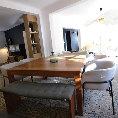 Holiday home Beautiful Vacation With Private Pool In The Heart Of The Of Avignon, Sleeps 8. Avignon