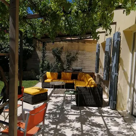 Holiday home Beautiful Vacation With Private Pool In The Heart Of The Of Avignon, Sleeps 8.