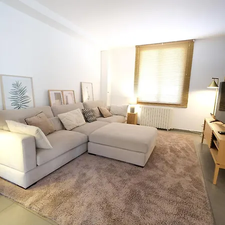 Holiday home Beautiful Vacation With Private Pool In The Heart Of The Of Avignon, Sleeps 8. *