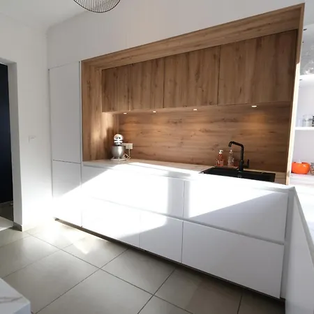 Beautiful Vacation With Private Pool In The Heart Of The Of Avignon, Sleeps 8. * Avignon